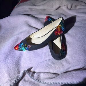 Nine West Black Pointed Toe Flats with Multicolor Floral Embroidery